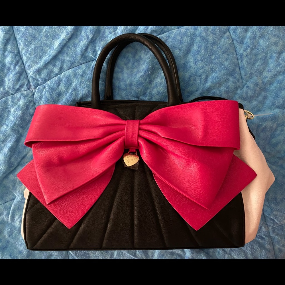 Betsey Johnson purse 👛